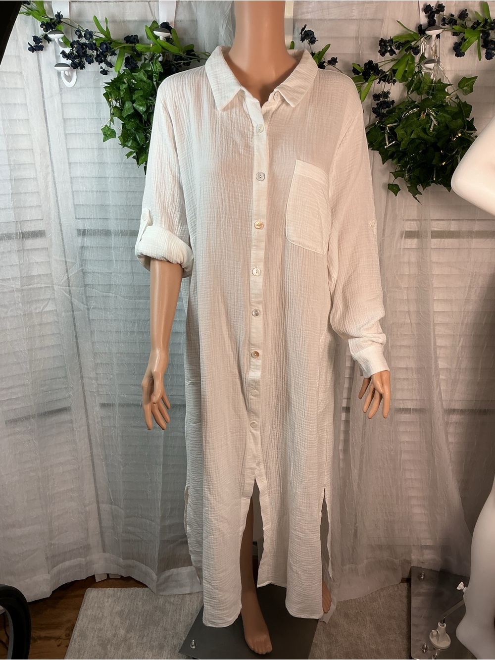 Dear Scarlett White Button-Front Cotton Gauze Dress w/pockets